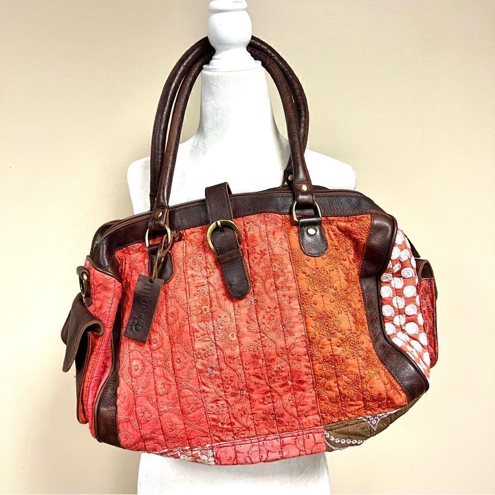 Mo & Co boho embroidered shoulder bag.